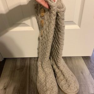 Knit button UGGs
